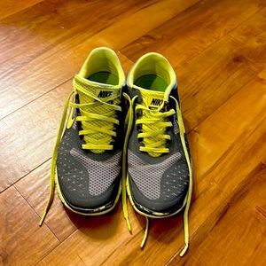 Nike lightweight sneakers